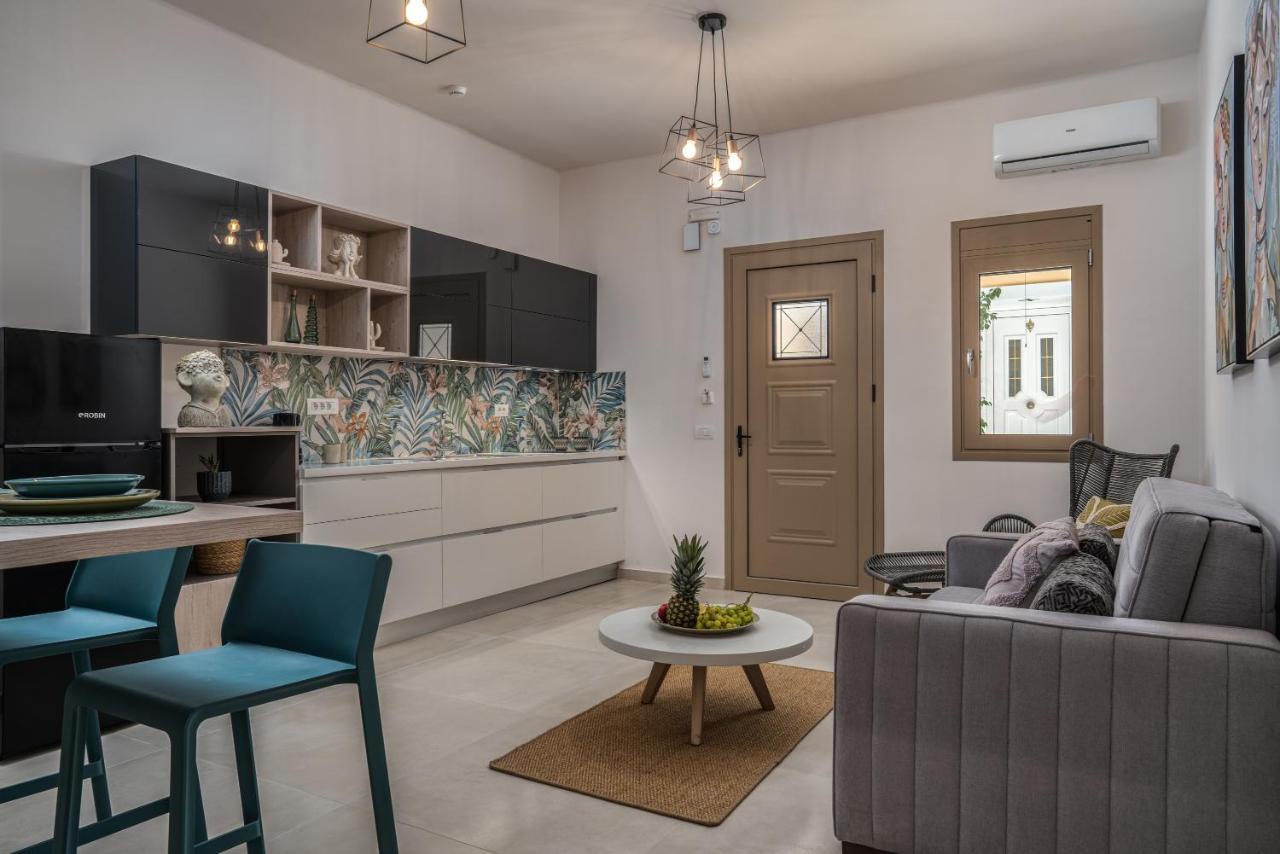 Andy's & Hari's Elegant Town Apartment *