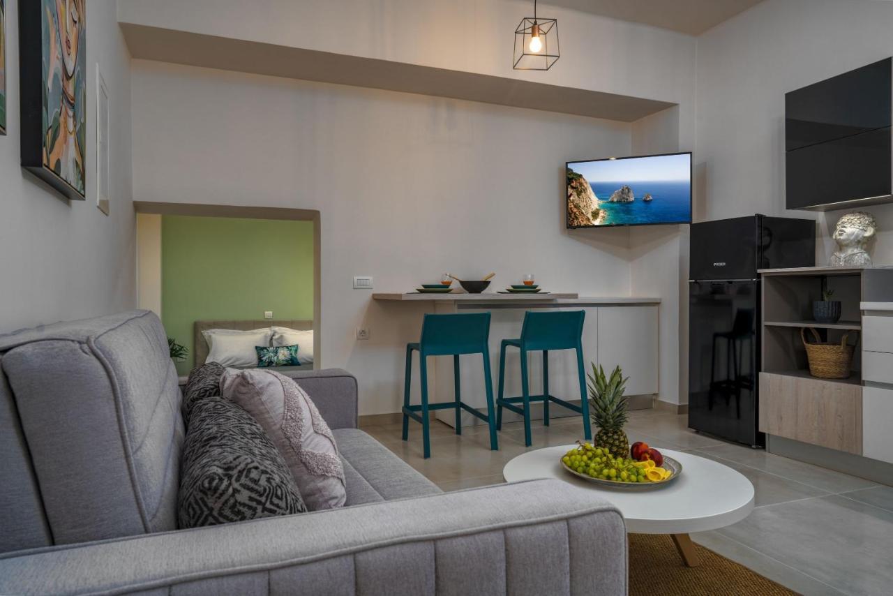 Andy's & Hari's Elegant Town Apartment